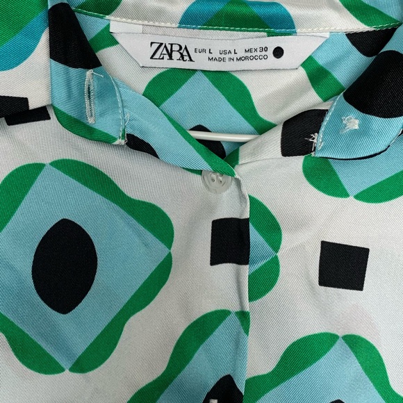 Zara | Printed Satin Blouse - Large - Picture 4 of 6